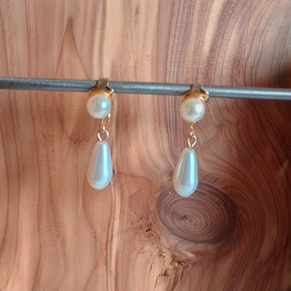 Vintage Clip on Pearl Drop Earrings